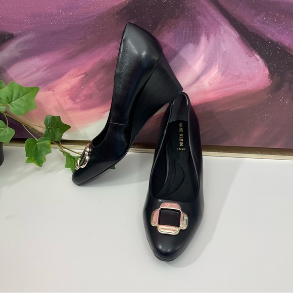 ANN KLEIN Sarina Pointed Toe Wedge Pump In Black Smooth Size 8.5 - Picture 8 of 14